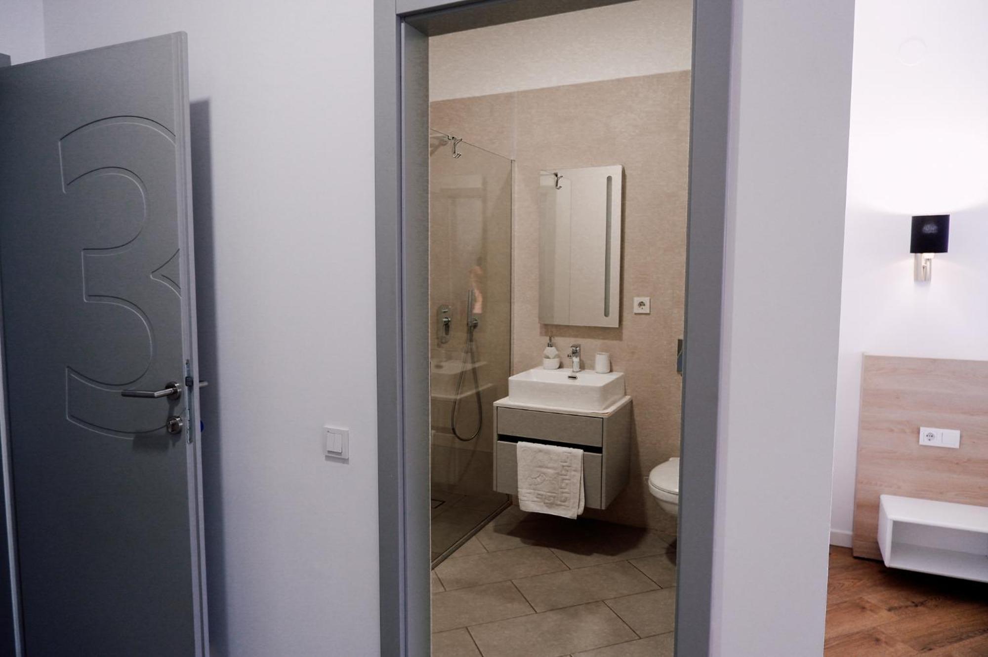 ホテル Casa M オラデア エクステリア 写真
